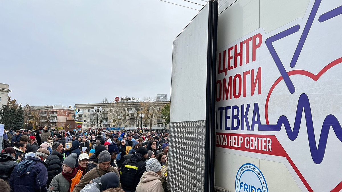 Розвантаження гуманітарної допомоги